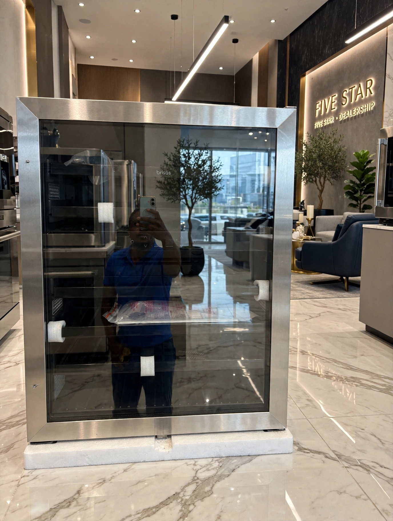 Brisas dual-zone wine cooler with stainless frame and glass door